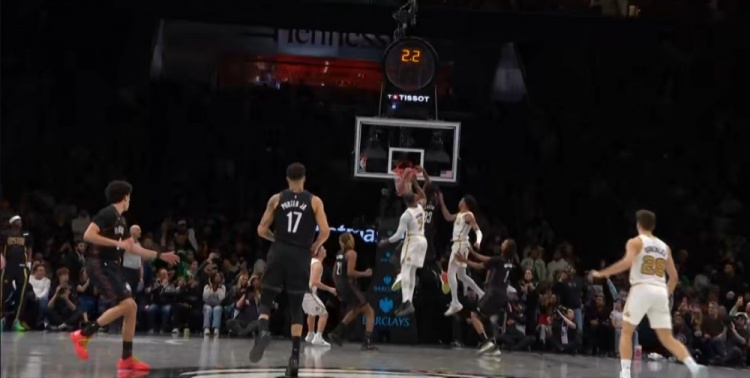 欧冠官方直播平台-要进加时了！小波特干拔三分不中 克拉克斯顿冲击飞天补扣扳平！